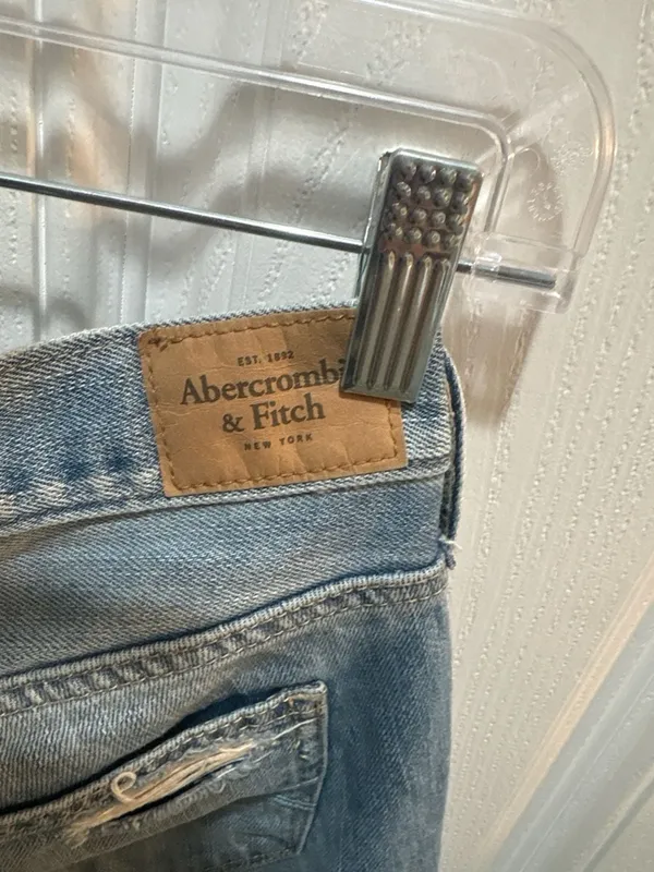 Abercrombie & Fitch Distressed High Rise Mom Jeans Size 4 / 27W - Image 8