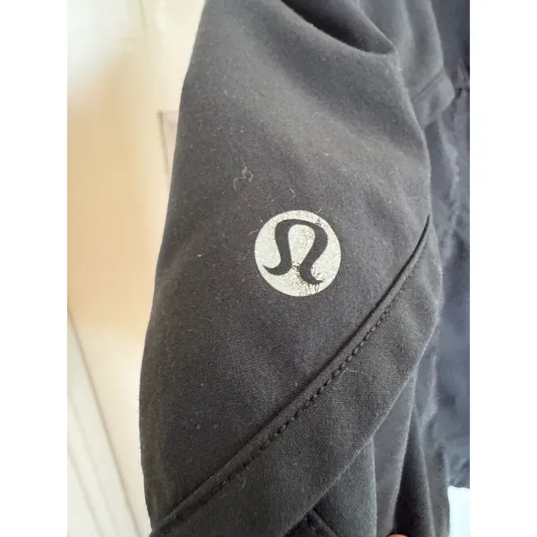 Lululemon black running shorts size 8 - Image 6