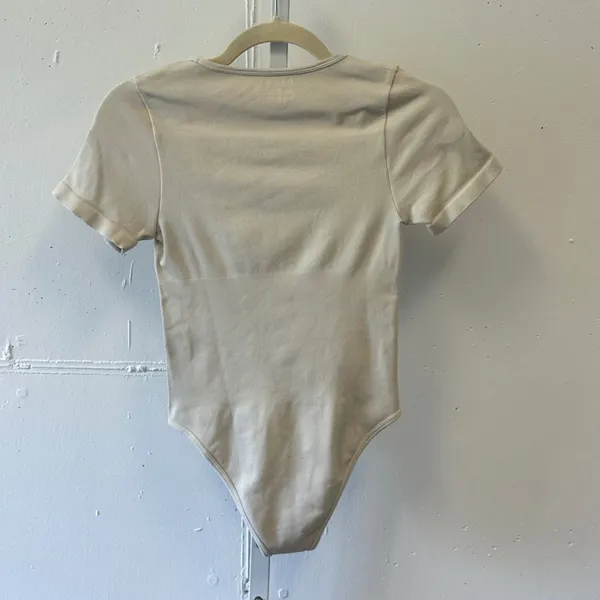 OQQ Ribbed Bodysuit Beige Square Neck Short Sleeve Stretch Small Minimalist - Image 2
