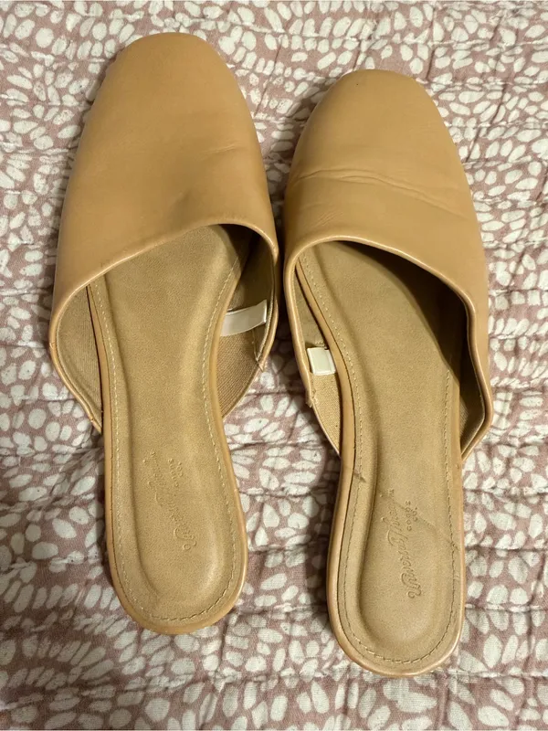 Universal Threads tan slip on loafers size 7 - Image 2
