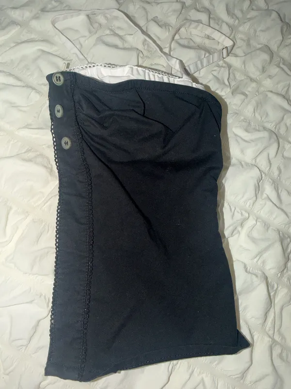 Black corset top with buttons and underwire bra - Image 3