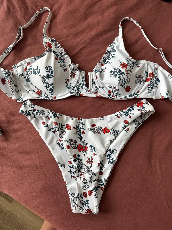 Zaful Floral Bikini - Image 2