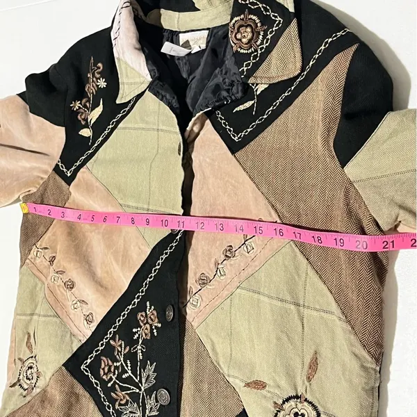 Vintage Embroidered Patchwork Bohemian Button Down Jacket  Medium - Image 7