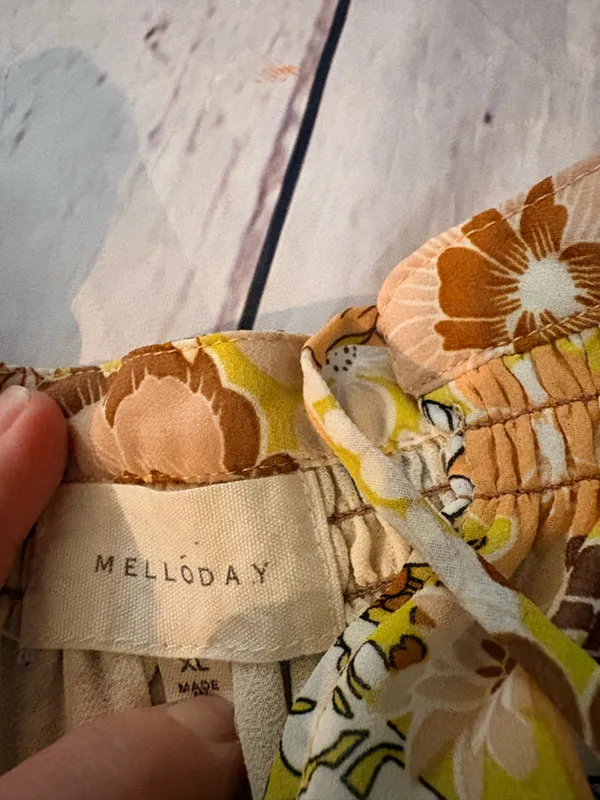 MELLODAY WOMENS retro Yellow & Brown Floral v-neck XL Top - Image 5
