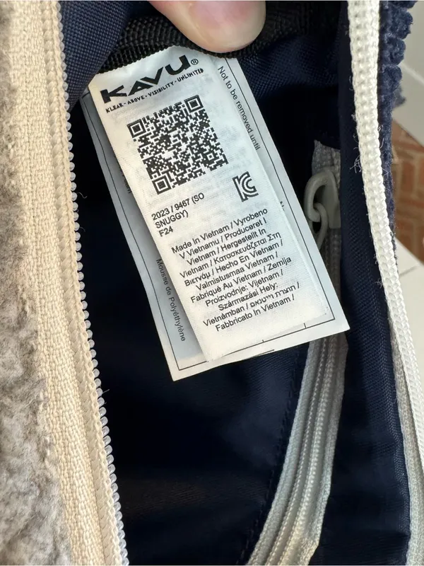 Kavu So Snuggy Crossbody Purse gray corduroy‎ & Sherpa Gorpcore granola girl - Image 5