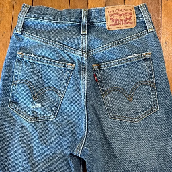 Levis 501 Faded Distressed Ribcage Straight Ankle Jeans Inseam 27" Size 24 - Image 3