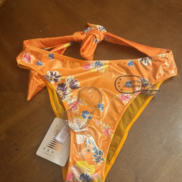 Savage Fenty Bikini By Rihana Bottom Multi Colored Floral Swimsuit Size M~ NWT - Image 6