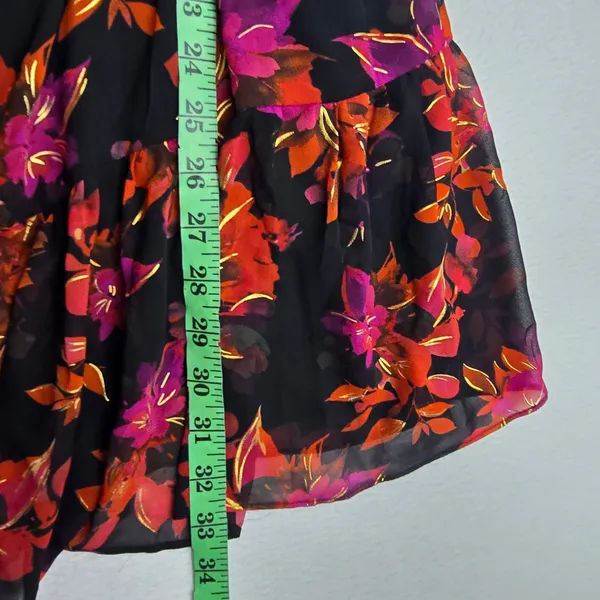 Vince Camuto Red Floral Open Back Tie Mini Dress Black Gold Metallic‎ Small - Image 9