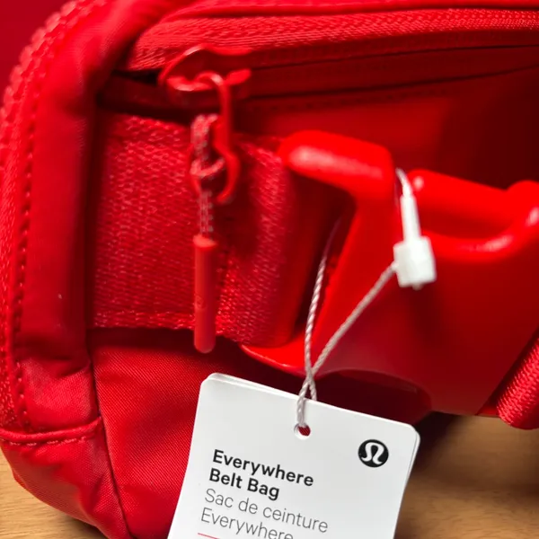Lululemon Everywhere Belt Bag. Authentic NWT 1L Rare Color: Hot Heat - Image 6