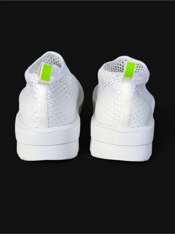 OOFOS OOmega Chukka White Slip On Recovery Sneakers Size 6 NIB - Image 5