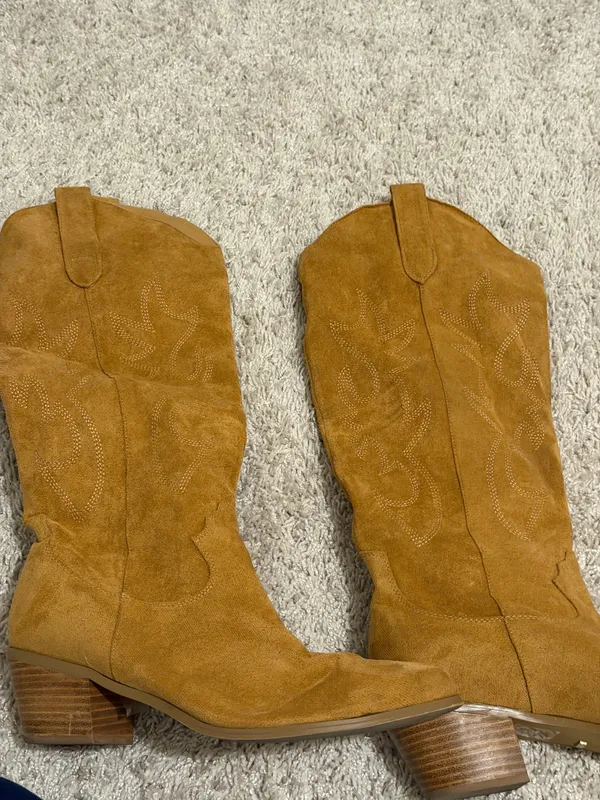 suede cowboy boots Size 10 - Image 5