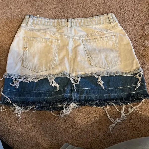 My twin twin‎ set distressed skirt small - Image 5