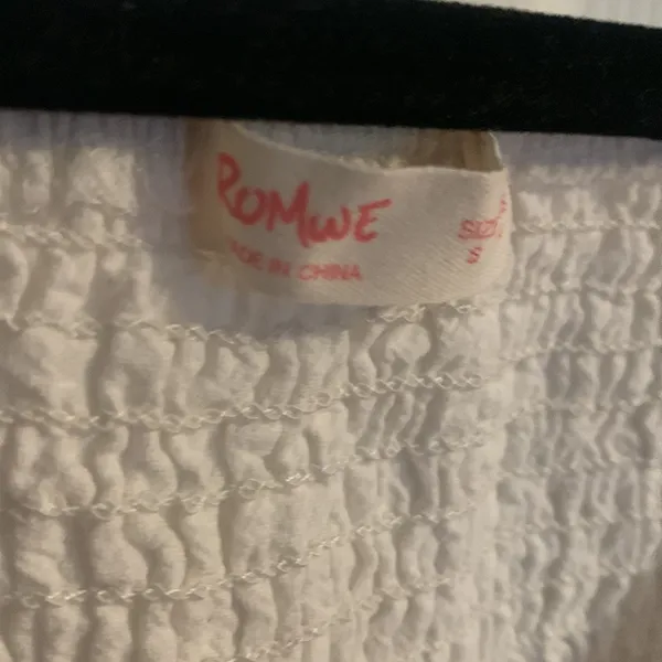 White ROMWE Cropped Shirt - Image 2