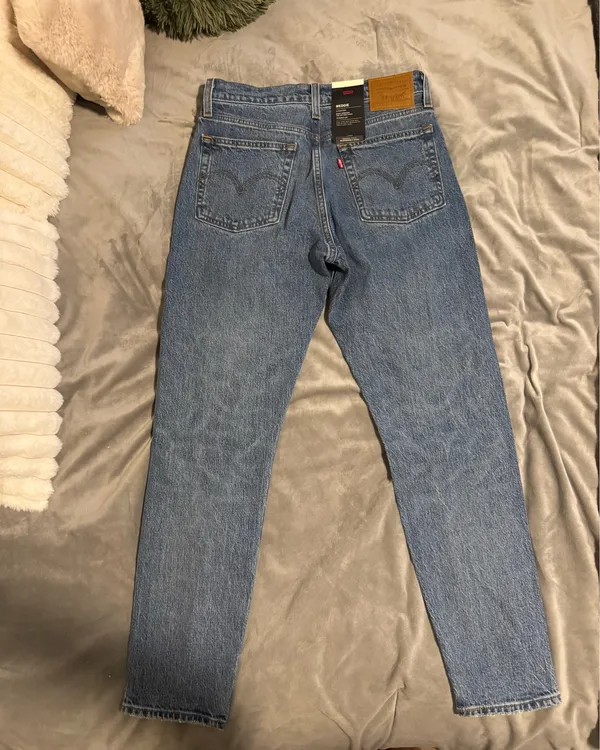 Levi's Women's Premium Wedgie Icon Fit Jeans - Image 4