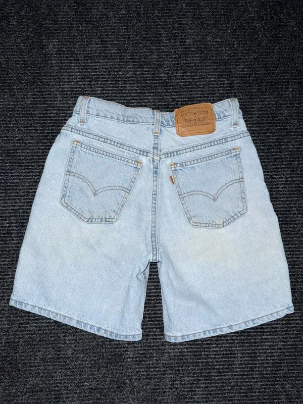 Vintage 90s Levis 950 Orange Tab Relaxed Denim Shorts Distressed 6 / 26 USA Made - Image 2