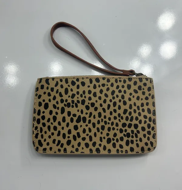 Universal Threads Wristlet Wallet - Image 2
