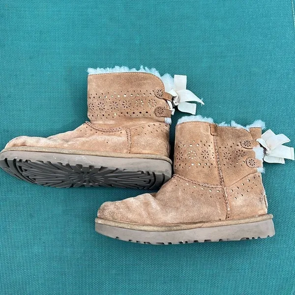UGG Boots Womens Dae Sunshine Bailey‎ Bow Ankle High Fur Brown size 6 - Image 2