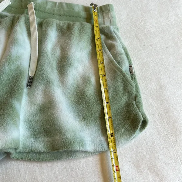 Feat Blanket Blend Fuzzy Matcha Green & White Tie Dye Shorts size S - Image 6