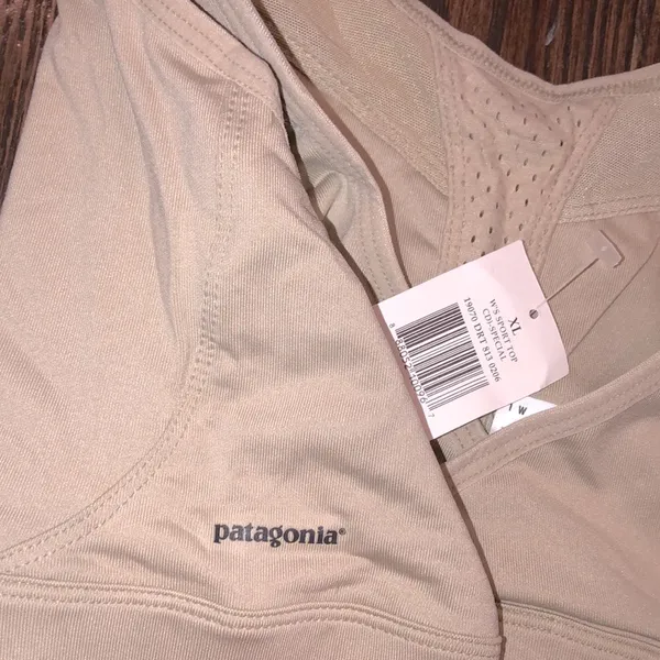 Patagonia tan sports bra size XLarge new with tags - Image 3