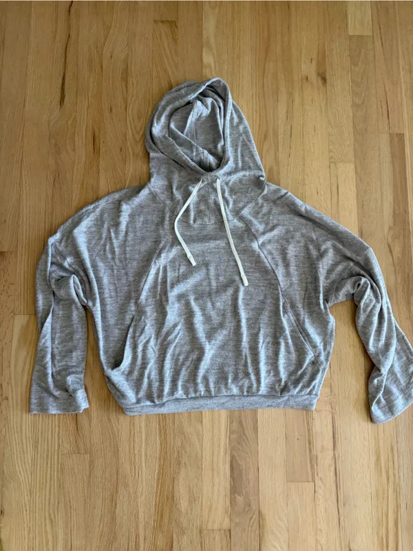 PrAna Unwind Lounge Top Oatmeal Heather large athleisure boxy cropped hoodie - Image 2