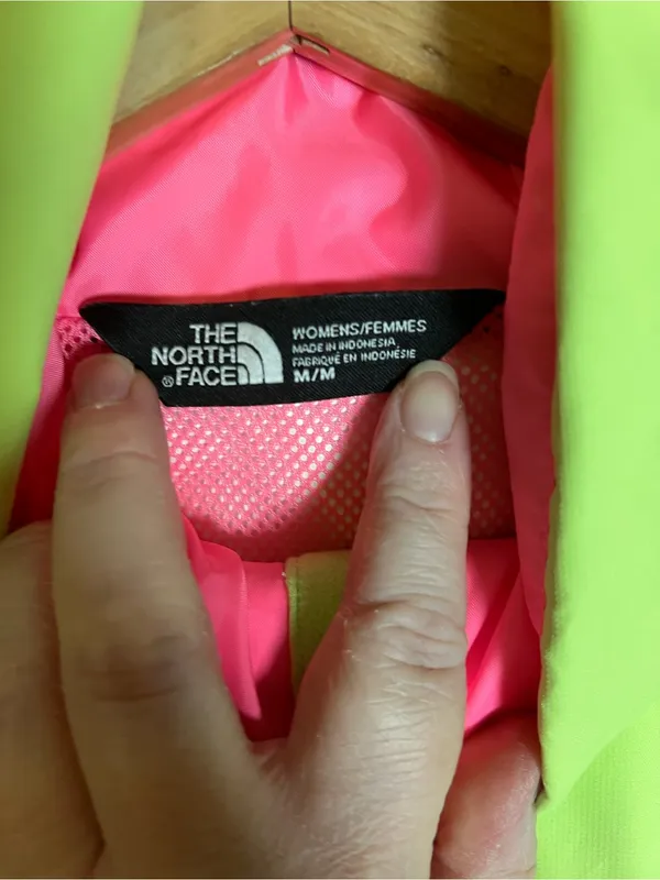 The North Face Women’s Resolve Plus Jacket Medium Yellow/Pink/Green - Image 3