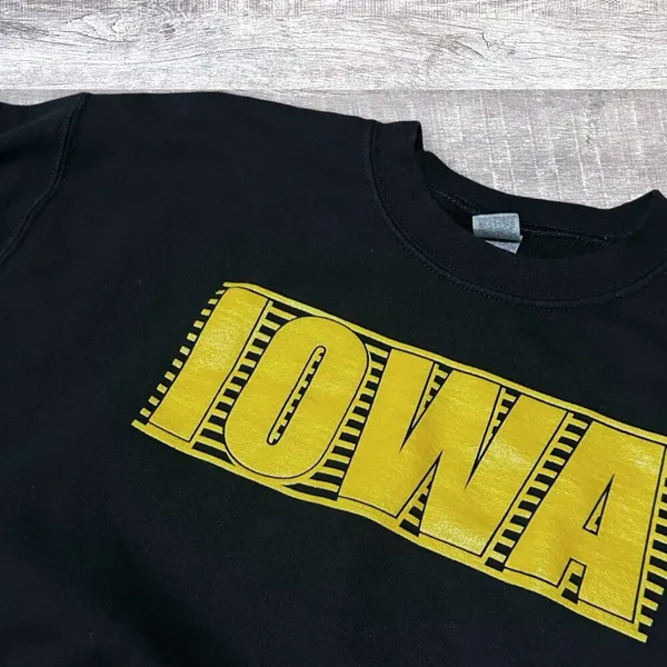 Gildan Iowa Hawkeyes Crewneck Sweatshirt Unisex M Black Yellow College Game Day - Image 2