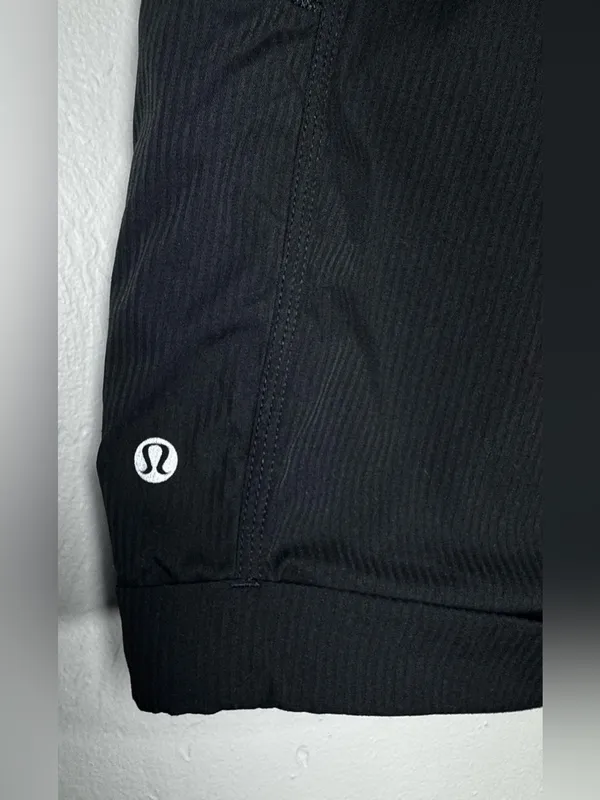 lululemon athletica Dance Studio Low Rise Black Cuffed Drawstring Shorts Size 6 - Image 4