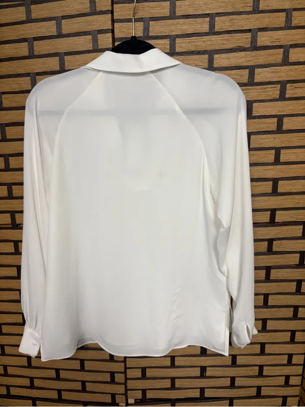 Tahari white blouse size XS - Image 2