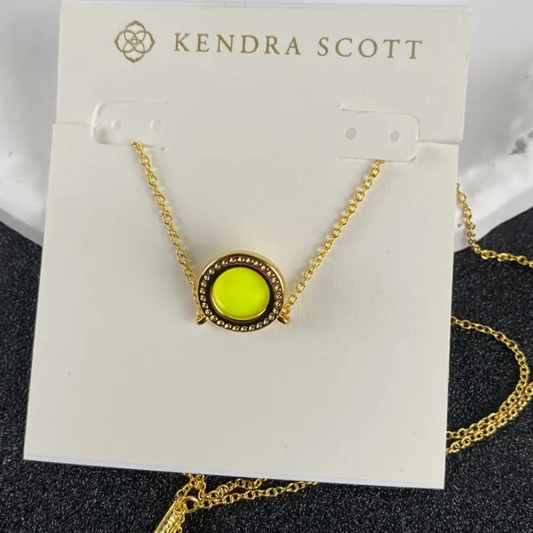 🥎 Kendra Scott Softball Short Pendant Necklace - Image 3