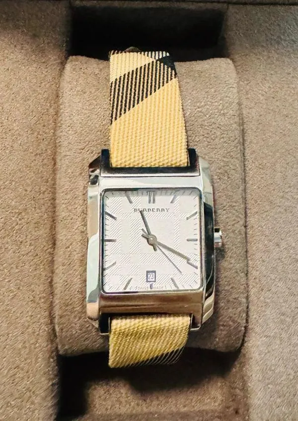 Burberry Black and Cream Watch with Stainless Steel Case - Image 2