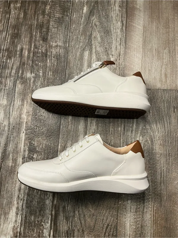 Clarks Women's White Leather Sneakers with Gold Zip and Brown Accents Size 8.5 - Image 10