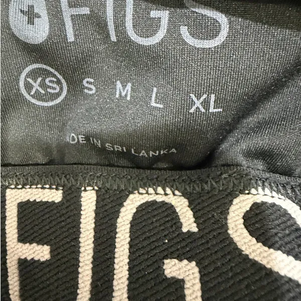 FIGS Black Sports Bra Crossback Logo Straps Medium Support Size XS - Image 6