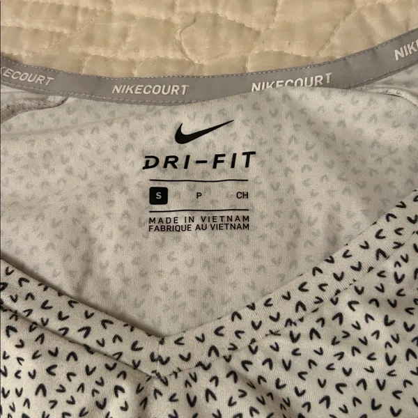 Nike Women's Black and White Dotted Tee - Image 3