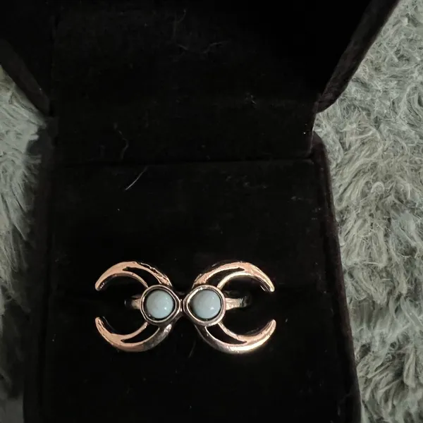 Women’s Stainless Steel Silver Faux Turquoise Ring Size 8 - Image 2