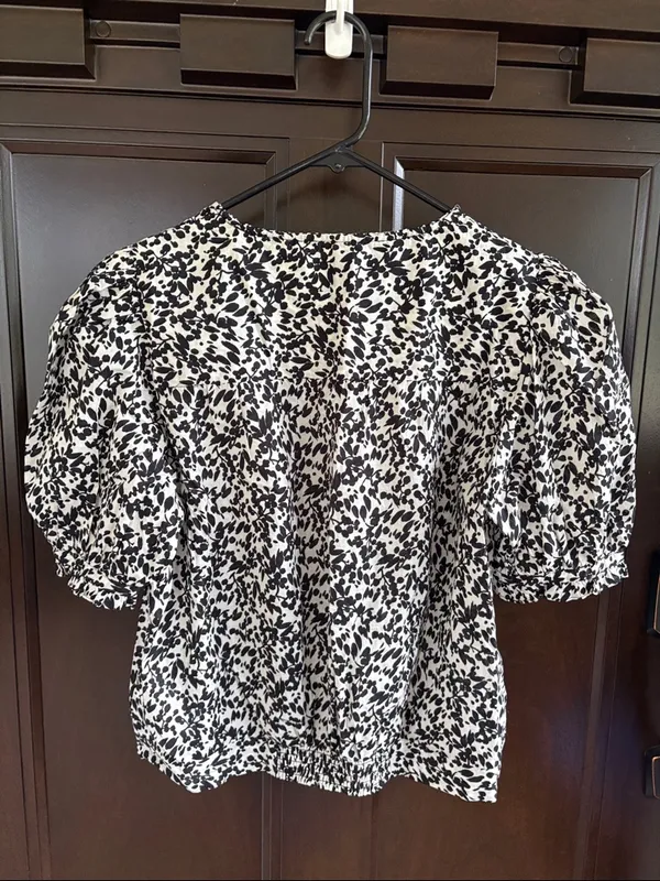 Like New Madewell Ruffle Floral Button Front Top Size Large - Image 11