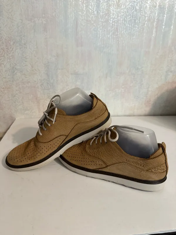 Merrell Women’s Around Town Perforated Suede Tie Shoes. Sz 8 - Image 2