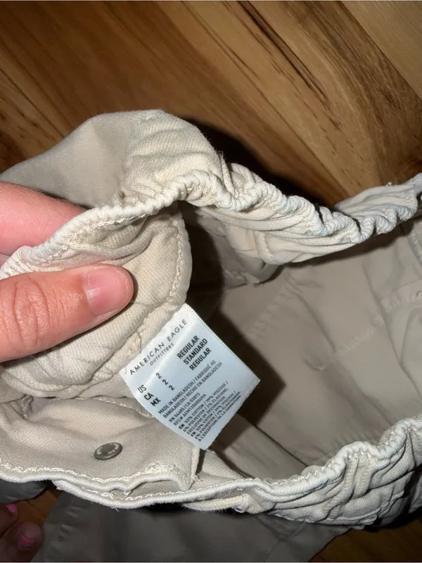 American Eagle Outfitters Cream High-Rise Jeggings with Patch Pockets - Image 5