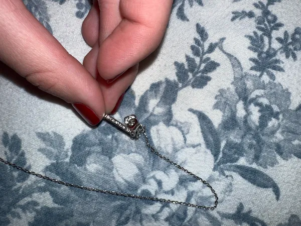 Kendra Scott Silver Heart Necklace - Image 6