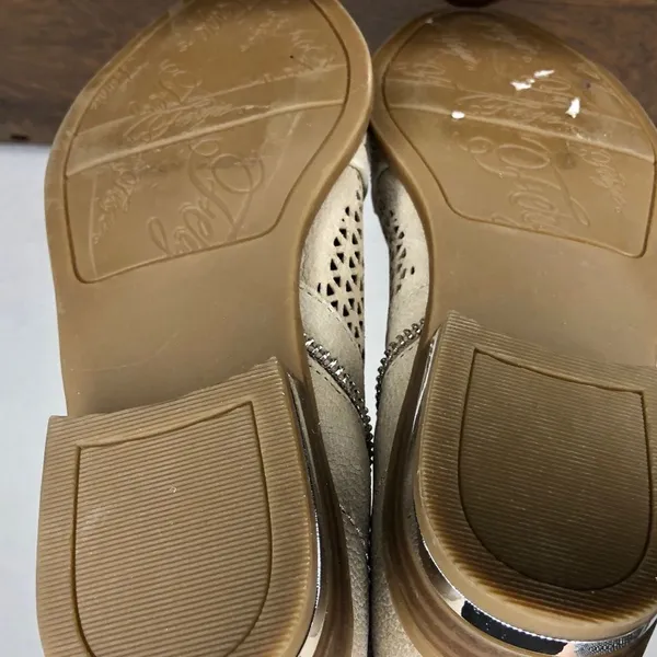‎Fergie Booties Size 7 - Image 3