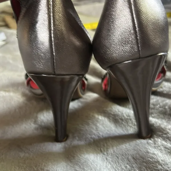 Vintage by Jeffrey Campbell Pewter/Red Ankle Strap 3” Heels Sz 9 - Image 5