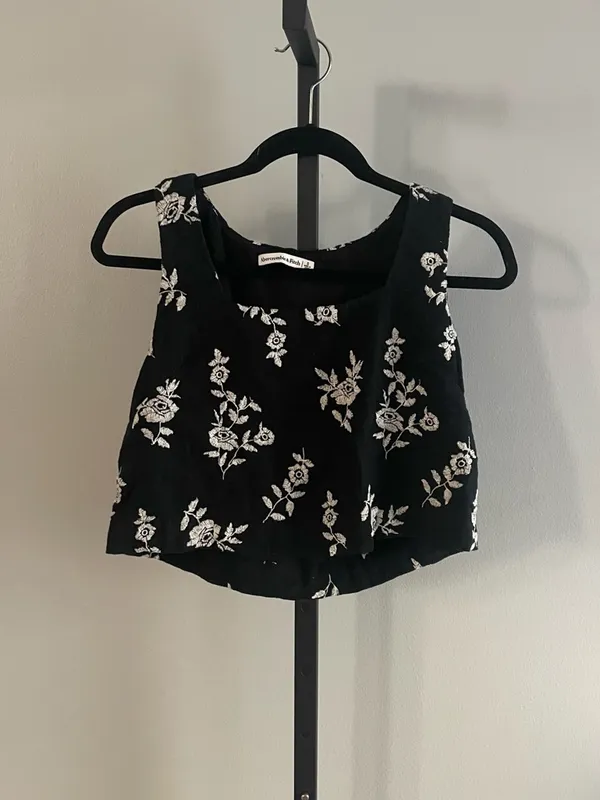 Abercrombie Linen Blend Embroidered Square neck Top Size Small - Image 2