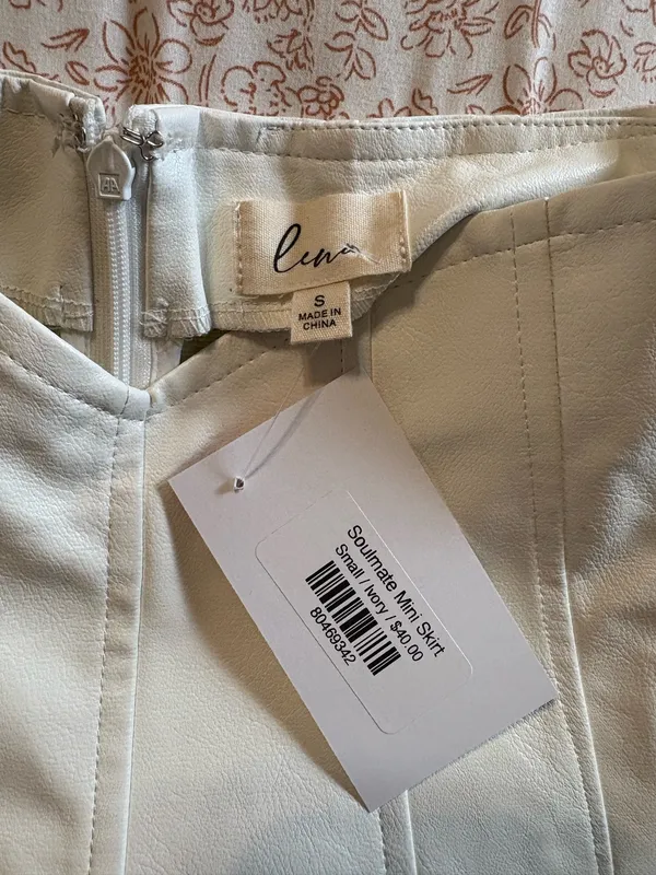 Boutique Mini Skirt - Image 5