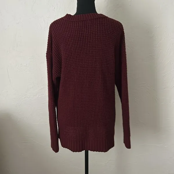 SO Red Crew Neck Sweater with Chunky Knit and Relaxed Fit - Image 5