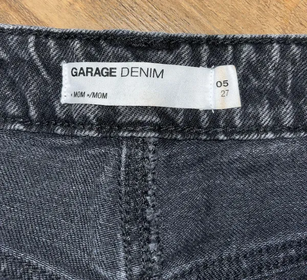 Garage Mom Jeans - Image 4