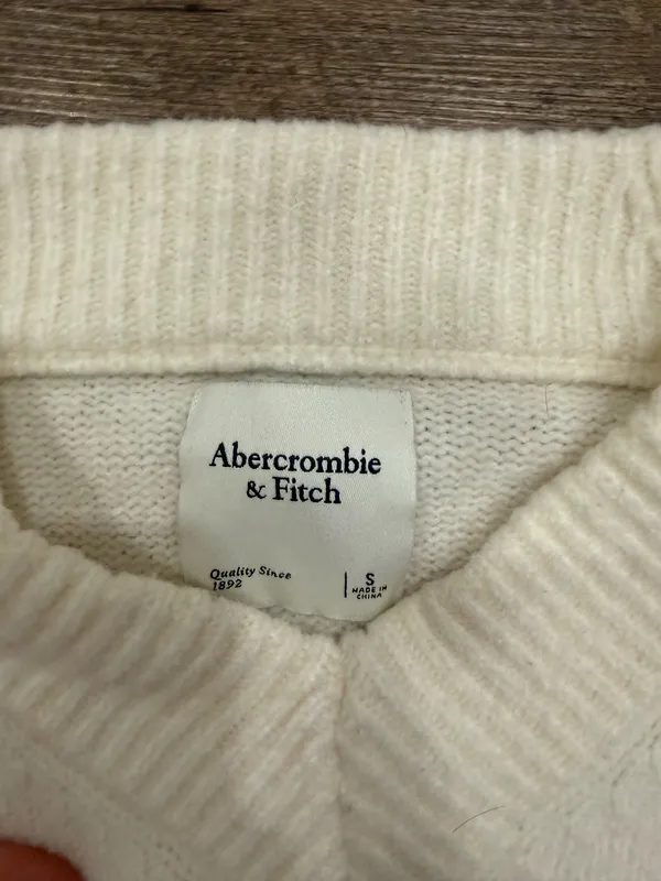 Abercrombie Sweater Women’s V-Neck white - Image 2
