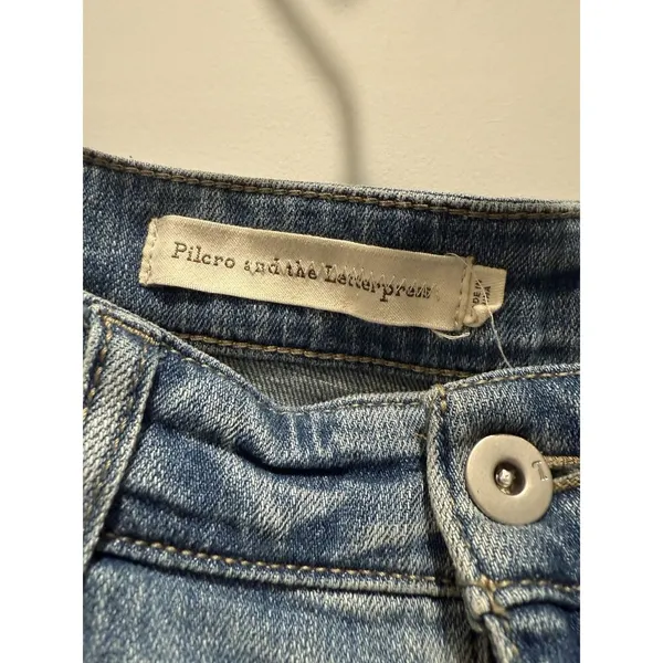 Pilcro Slim Boyfriend Denim Shorts Womens 31 Blue Light Wash Distressed Mid Rise - Image 2