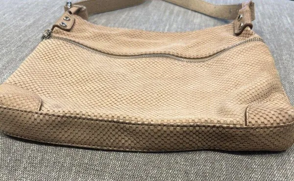 Fossil Brown Leather Crossbody Cowhide Purse Tan Brown Zipper Closure - Image 2