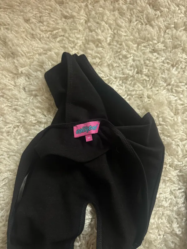 Edikted V-Neck Top Black - Image 5