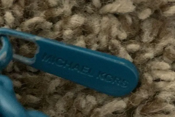 Michael Kors small wristlet - Image 4