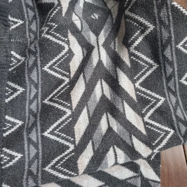 Sweater joggers by American Eagle size xs super cute and stylish . Not b… - Image 6